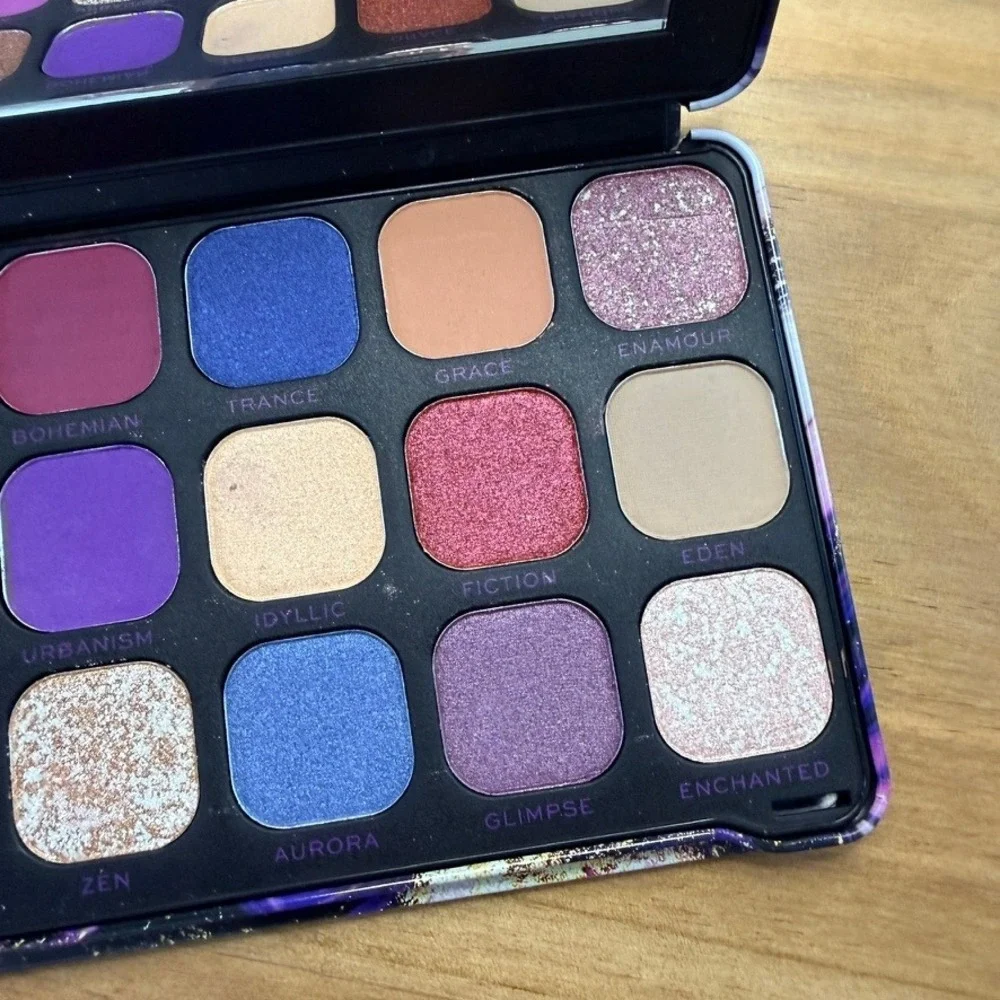 Revolution Forever Flawless Eutopia 18-Pan Eyeshadow Palette New NWOB